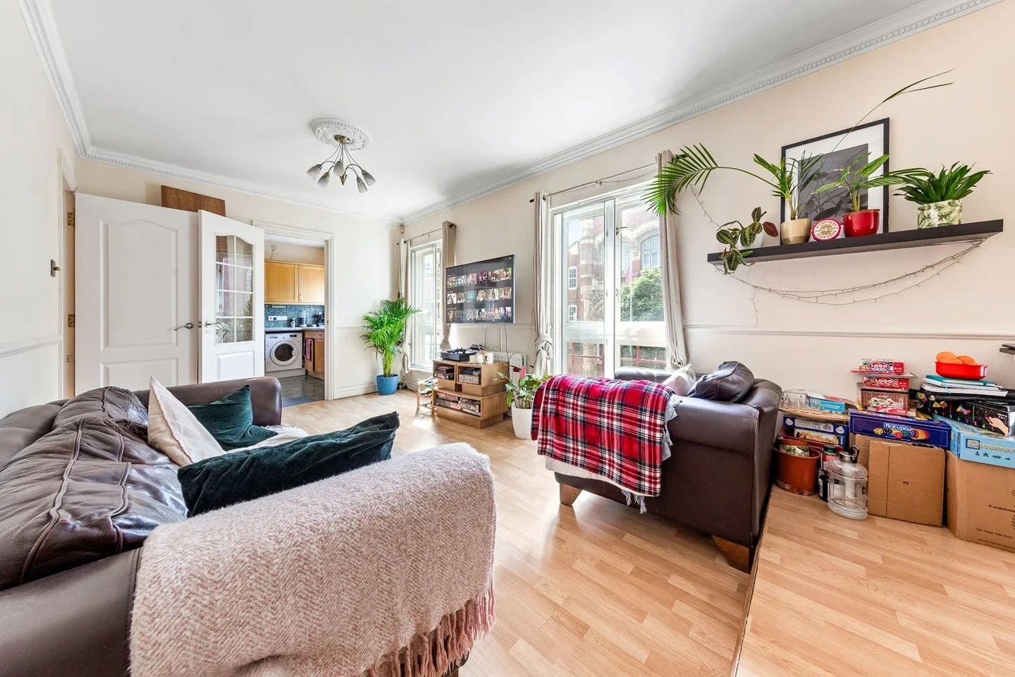 Flat Bermondsey Street in Greater London
