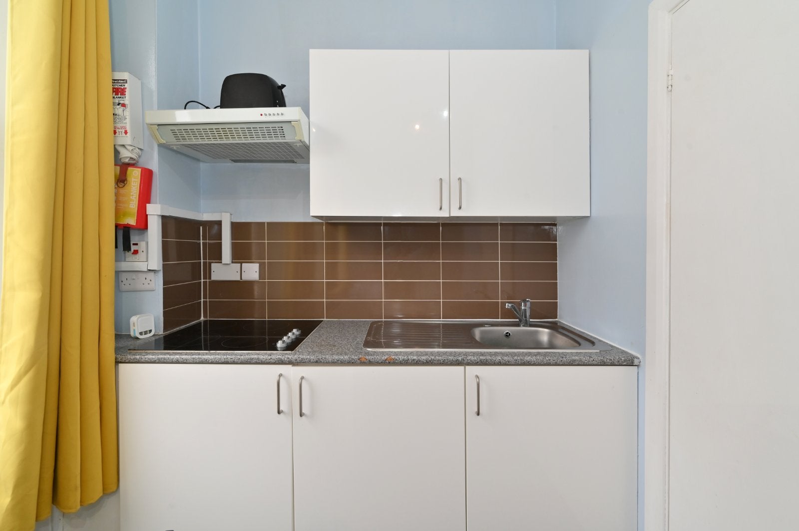 Flat Castletown Road in Greater London