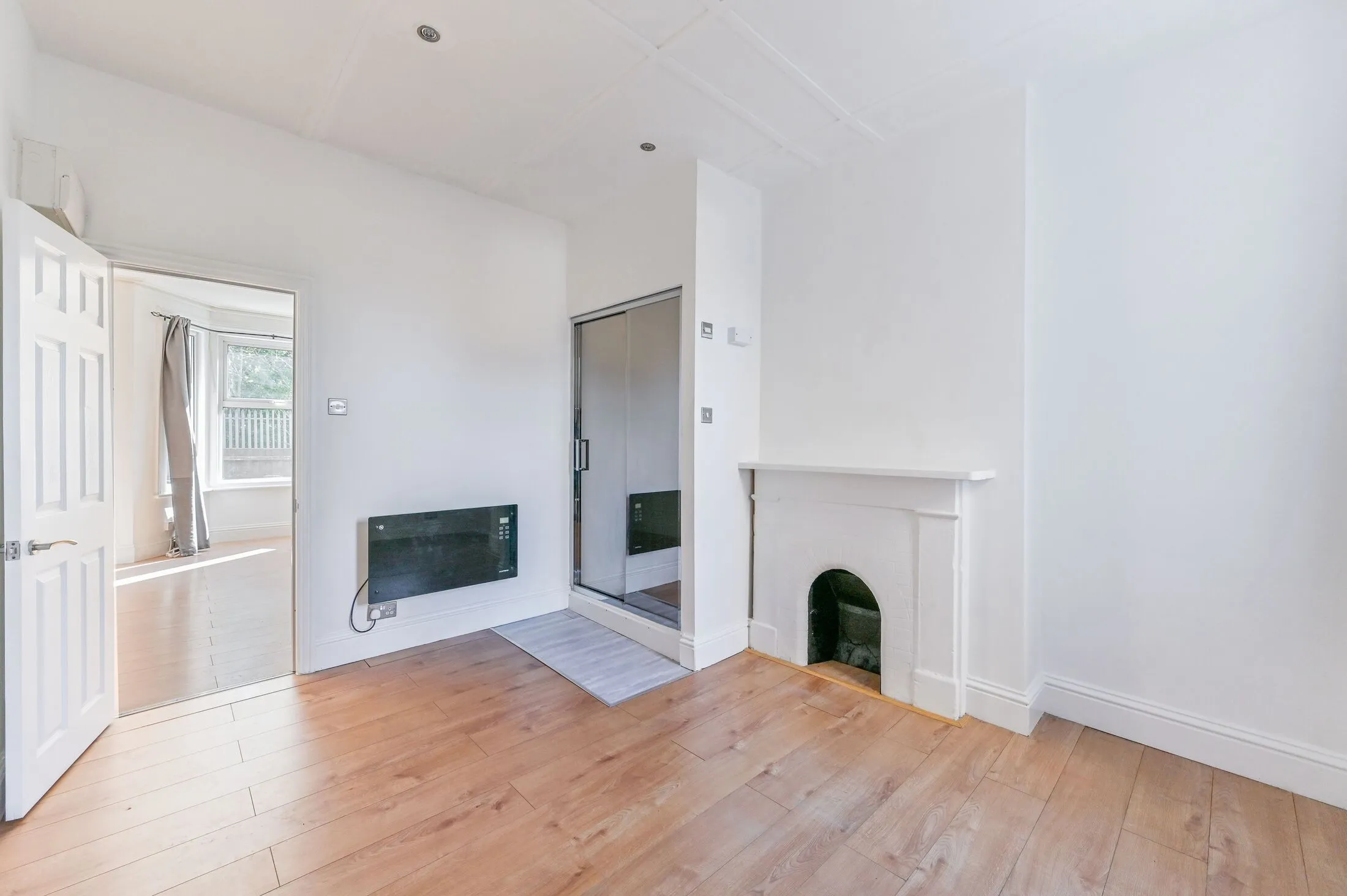 Flat Greenacre Place in Greater London
