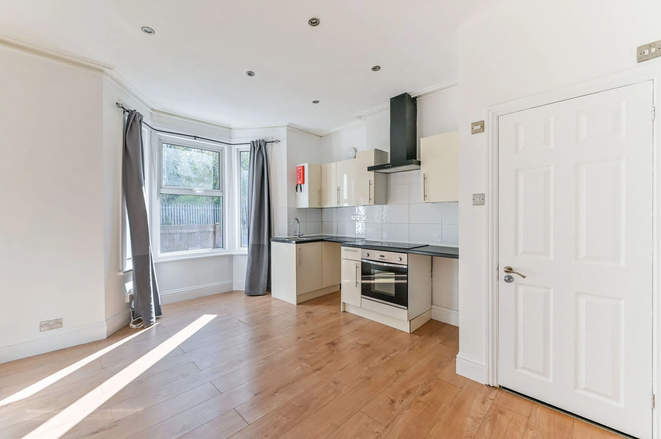 Flat Greenacre Place in Greater London