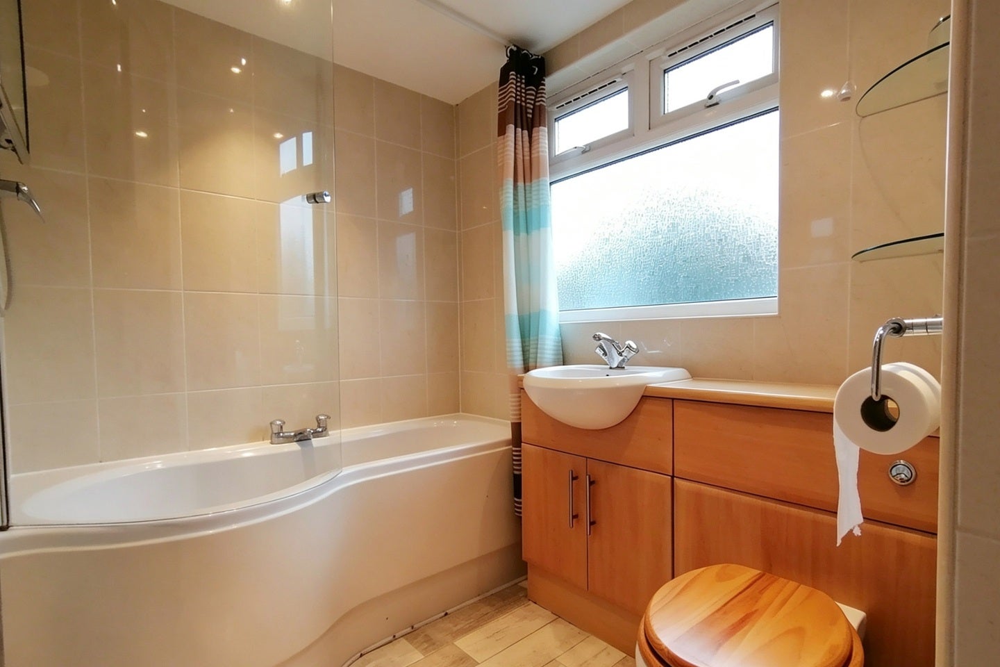 Flat Riverdale Road in Greater London