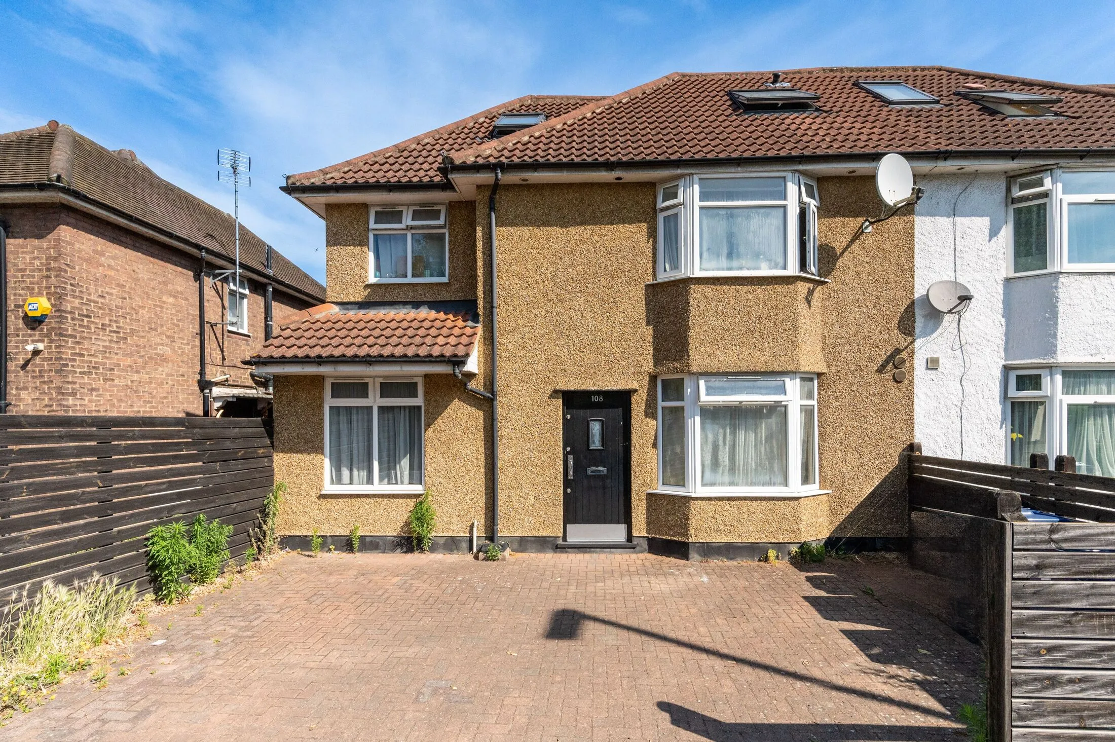 Flat Noel Road in Greater London