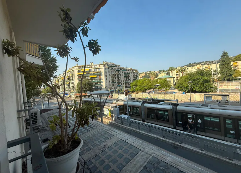 Room Place Fontaine du Temple in Nice