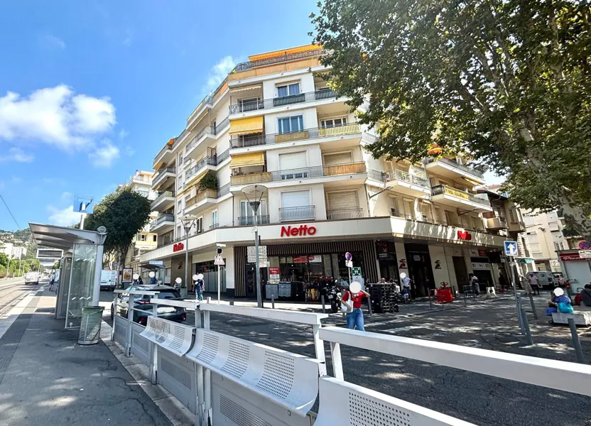 Flat Place Fontaine du Temple in Nice