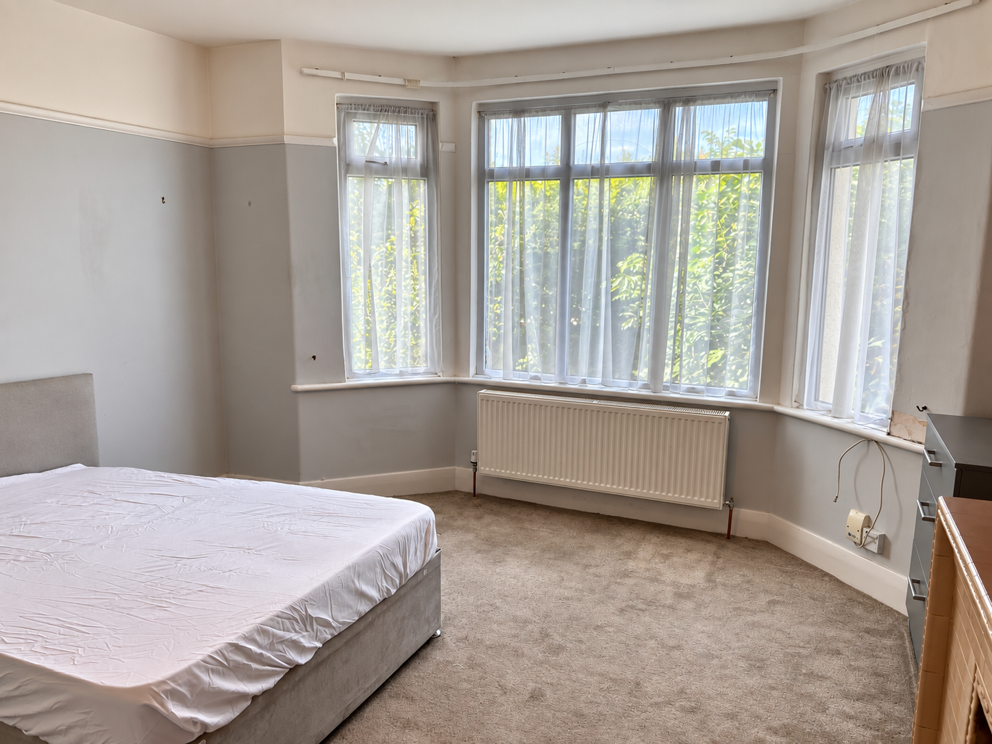 Room Southmead Road in Bristol