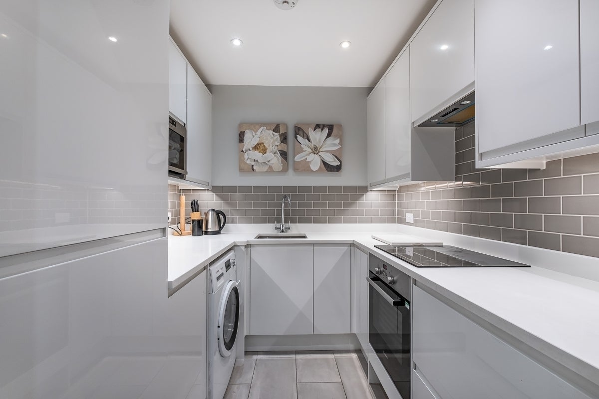 Flat Wrights Lane in Greater London