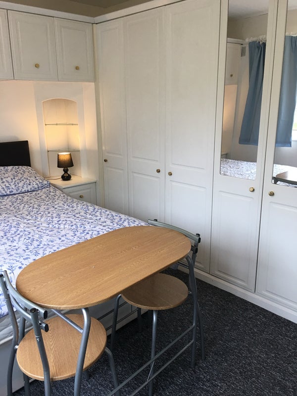 Room Westleigh Avenue in Greater London