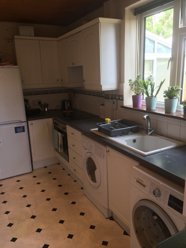 Room Westleigh Avenue in Greater London