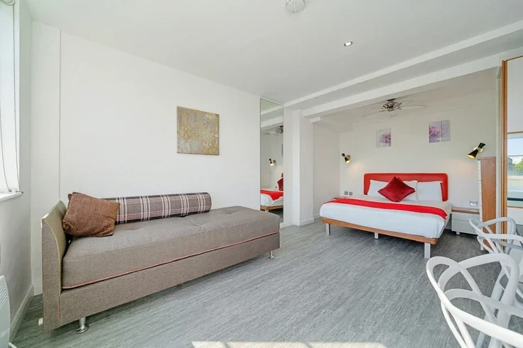 Flat Old Brompton Road in Greater London