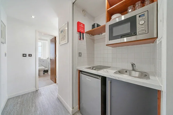 Flat Old Brompton Road in Greater London