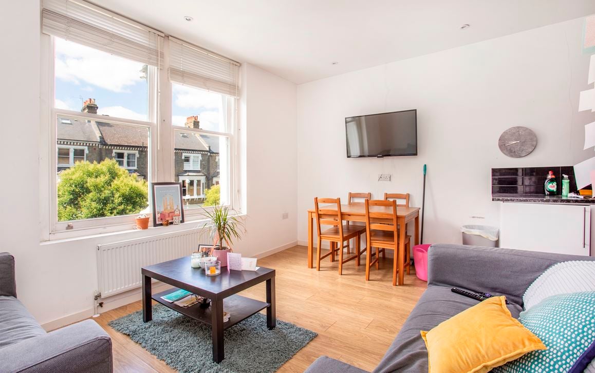 Flat Josephine Avenue in Greater London