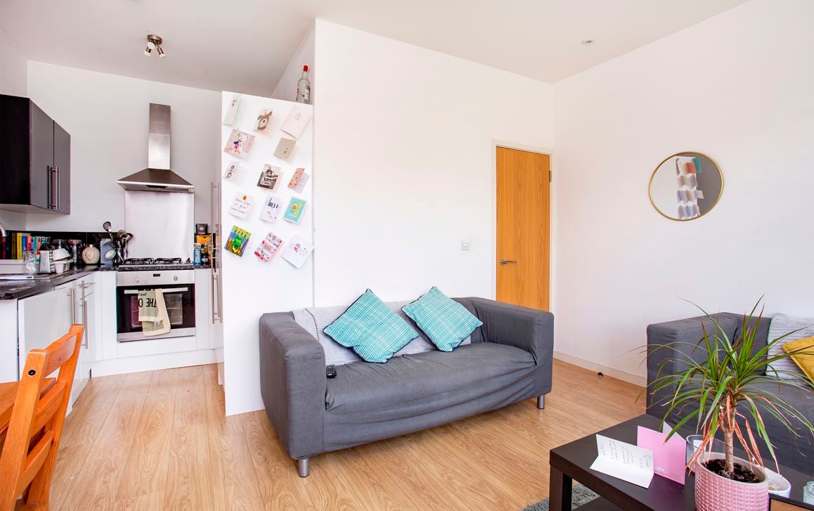 Flat Josephine Avenue in Greater London