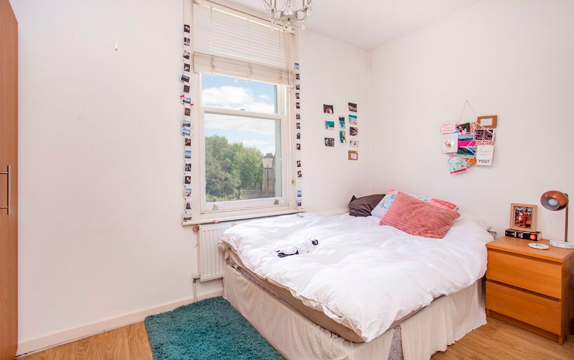 Flat Josephine Avenue in Greater London
