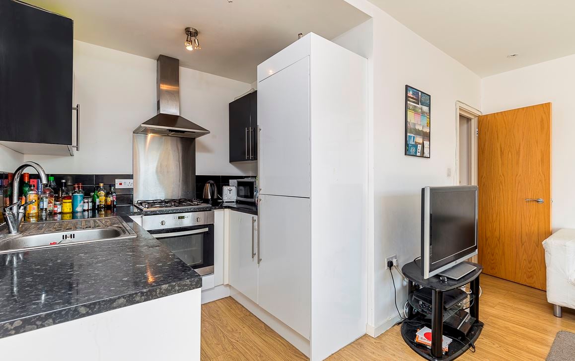 Flat Josephine Avenue in Greater London