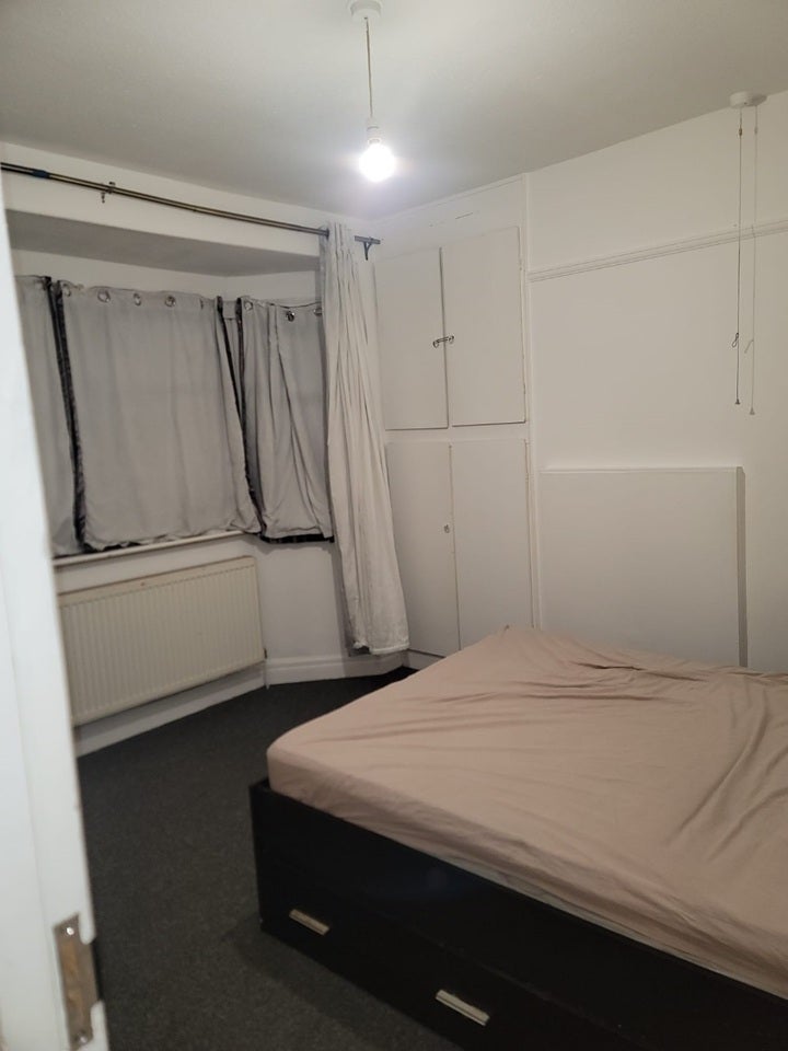 Room Springfield Drive in Greater London