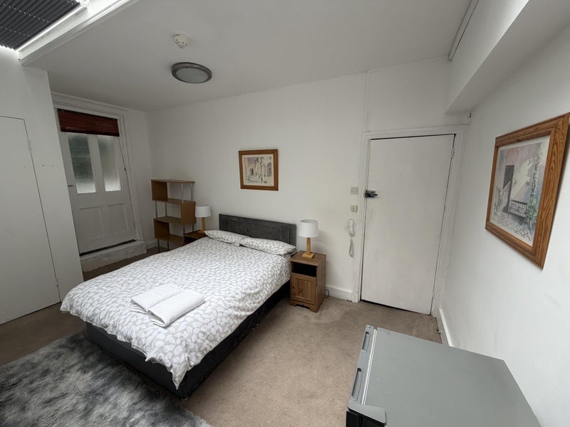 Room Courtfield Gardens in Greater London