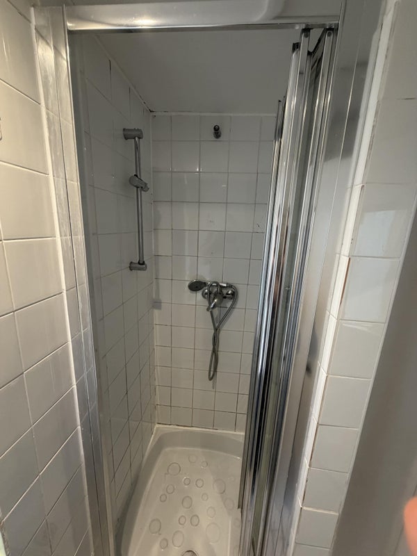 Room Courtfield Gardens in Greater London
