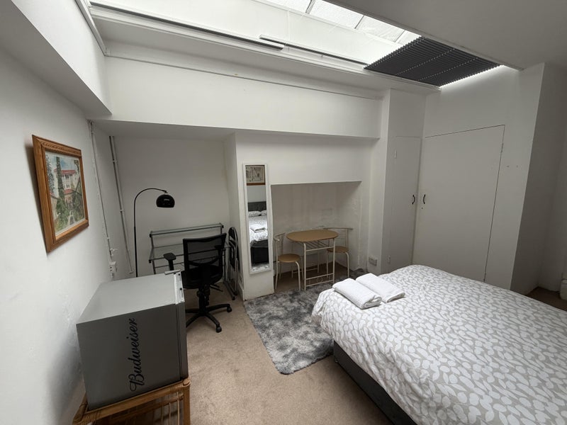 Room Courtfield Gardens in Greater London