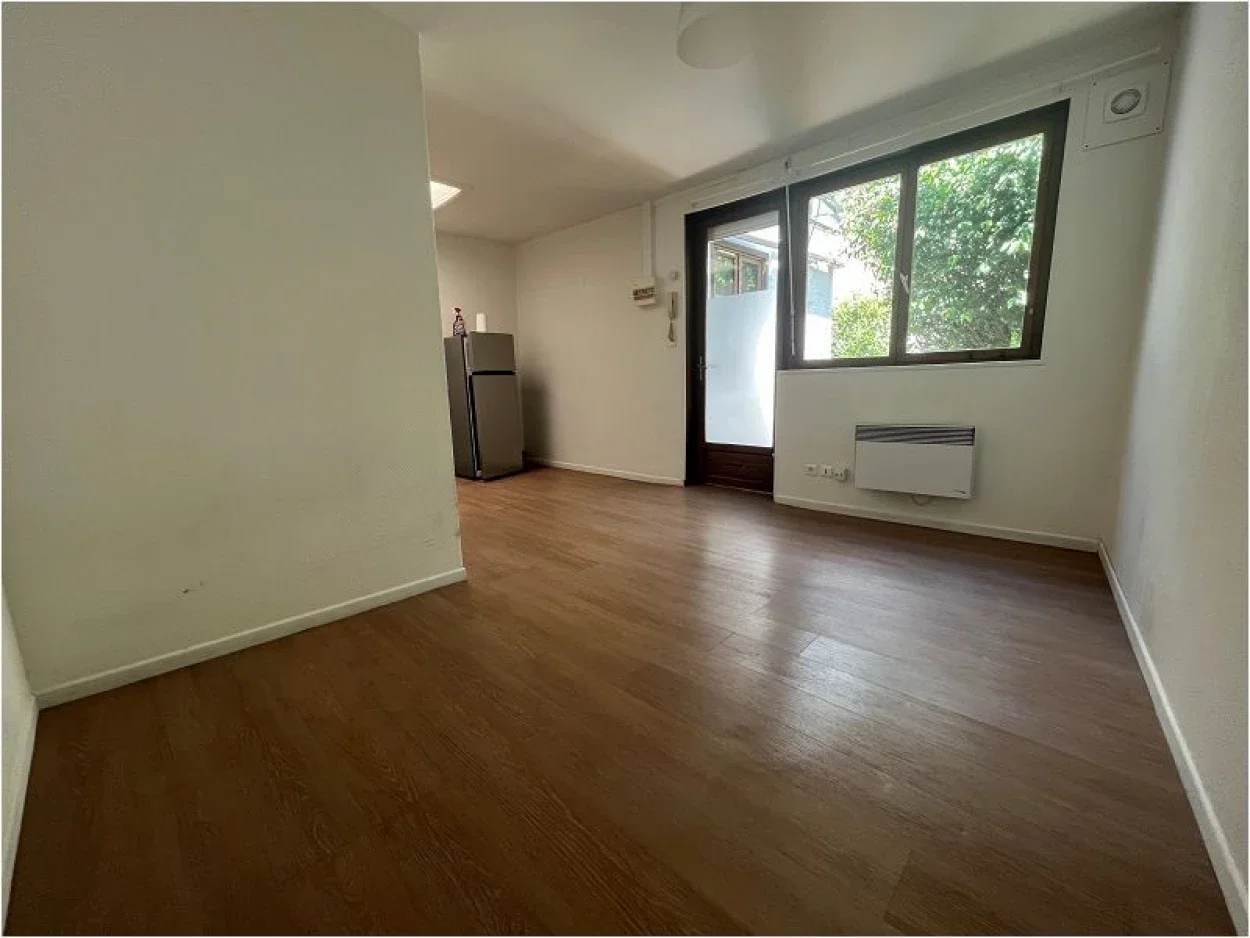 Flat Rue Charles De Muyssart in Lille