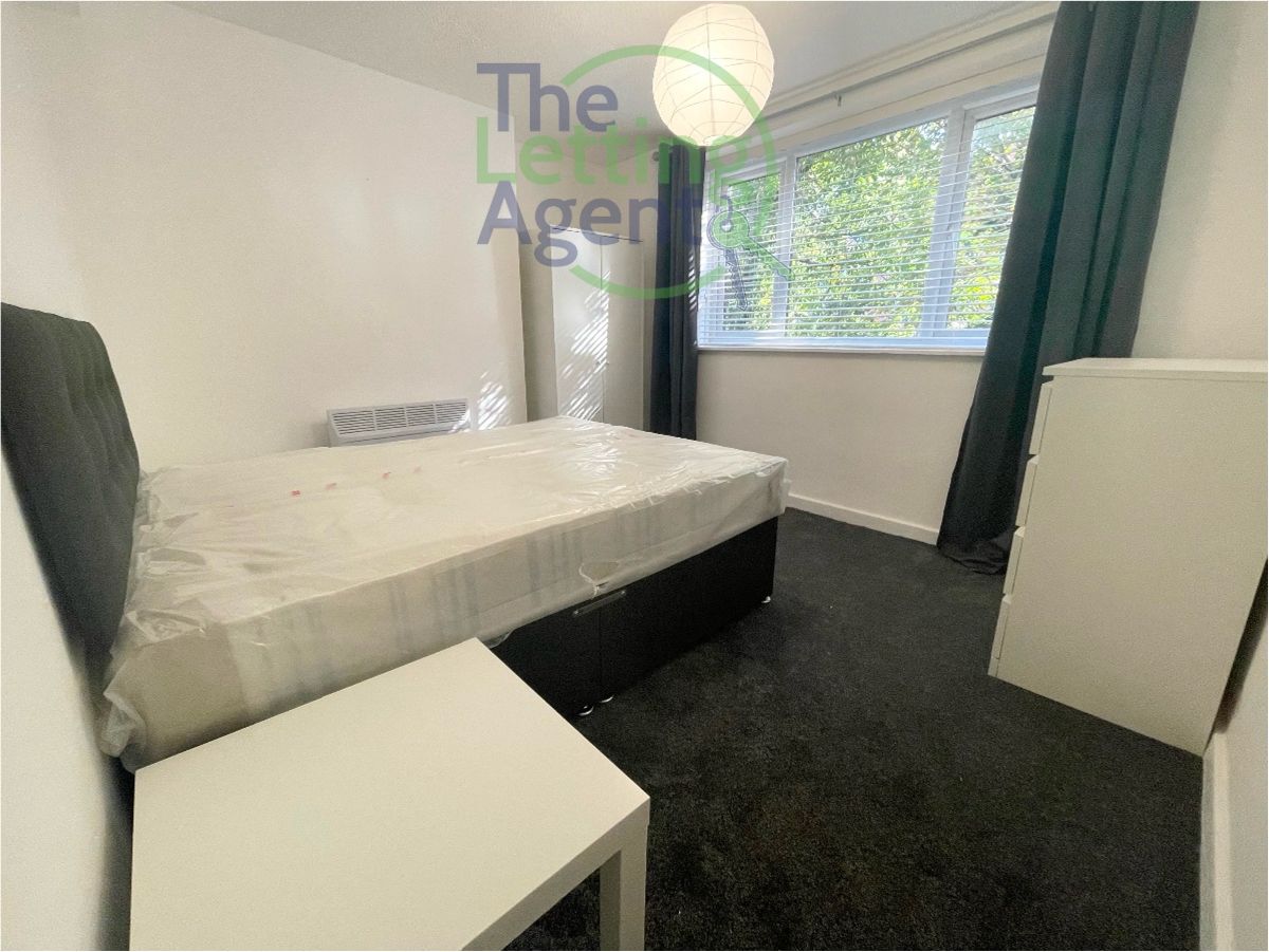 Flat Ordsall Lane in Salford