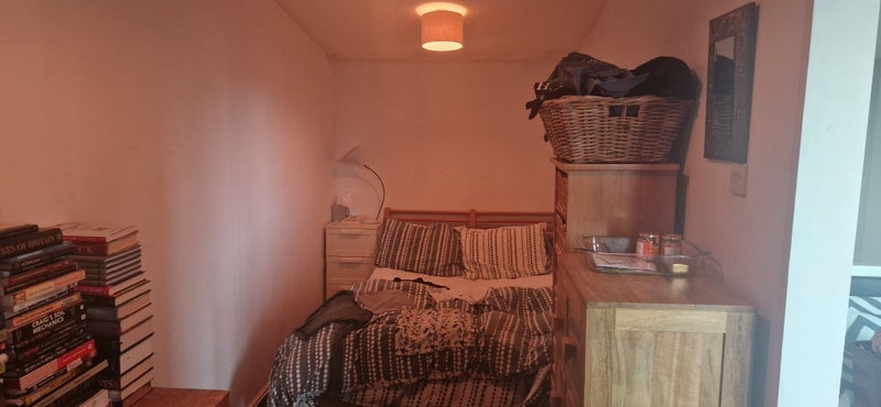 Room Dumbarton Road in Glasgow