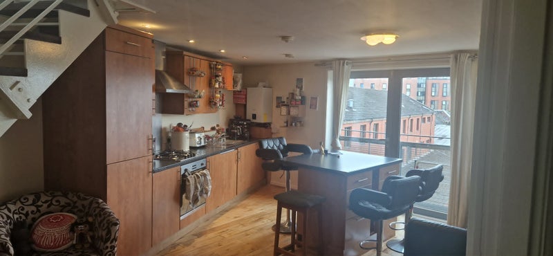 Room Dumbarton Road in Glasgow