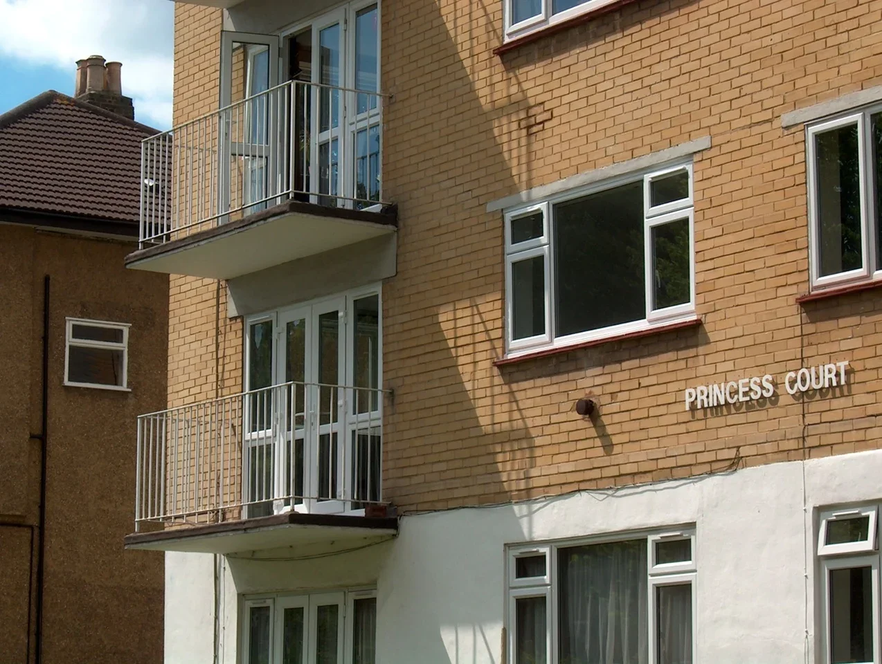 Flat Canning Road in Greater London