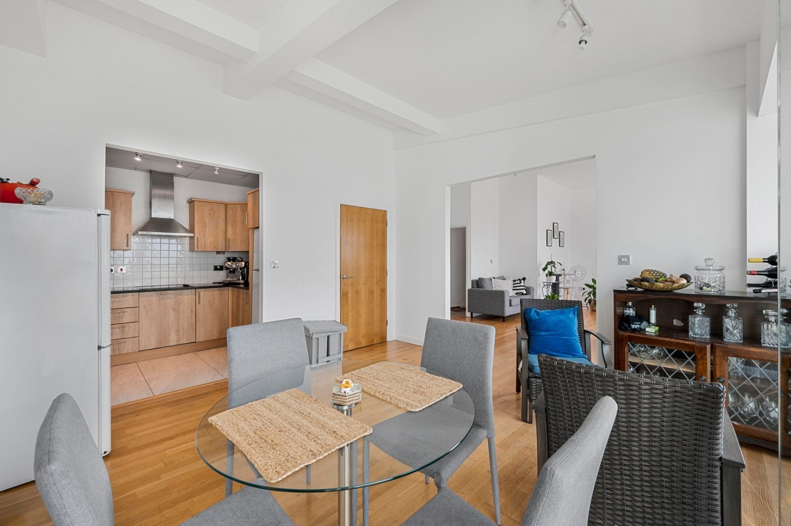 Flat Thomas Street in Greater London