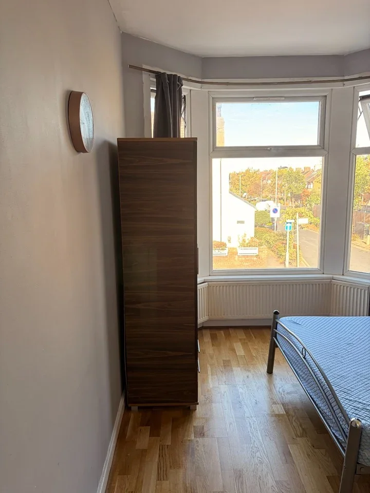 Room Somerby Road in Greater London