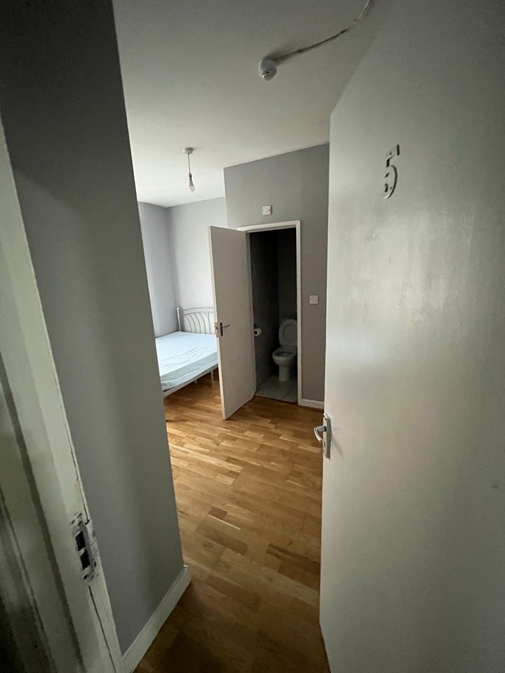 Room Somerby Road in Greater London