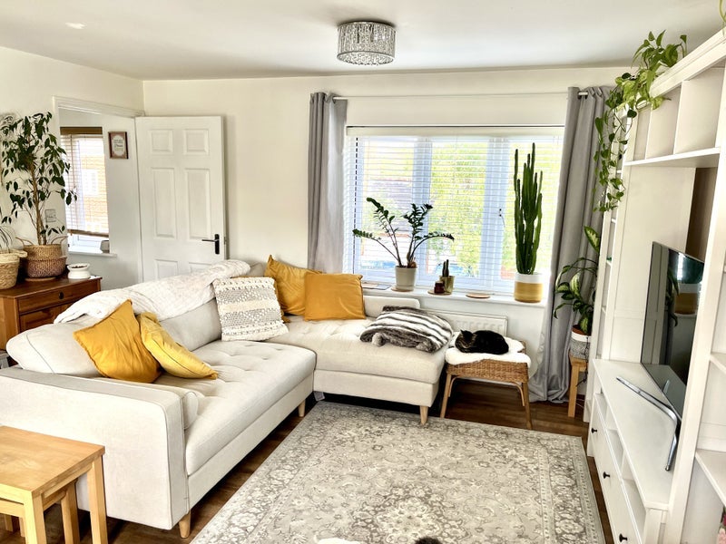 Room Riverbrook Road in Trafford