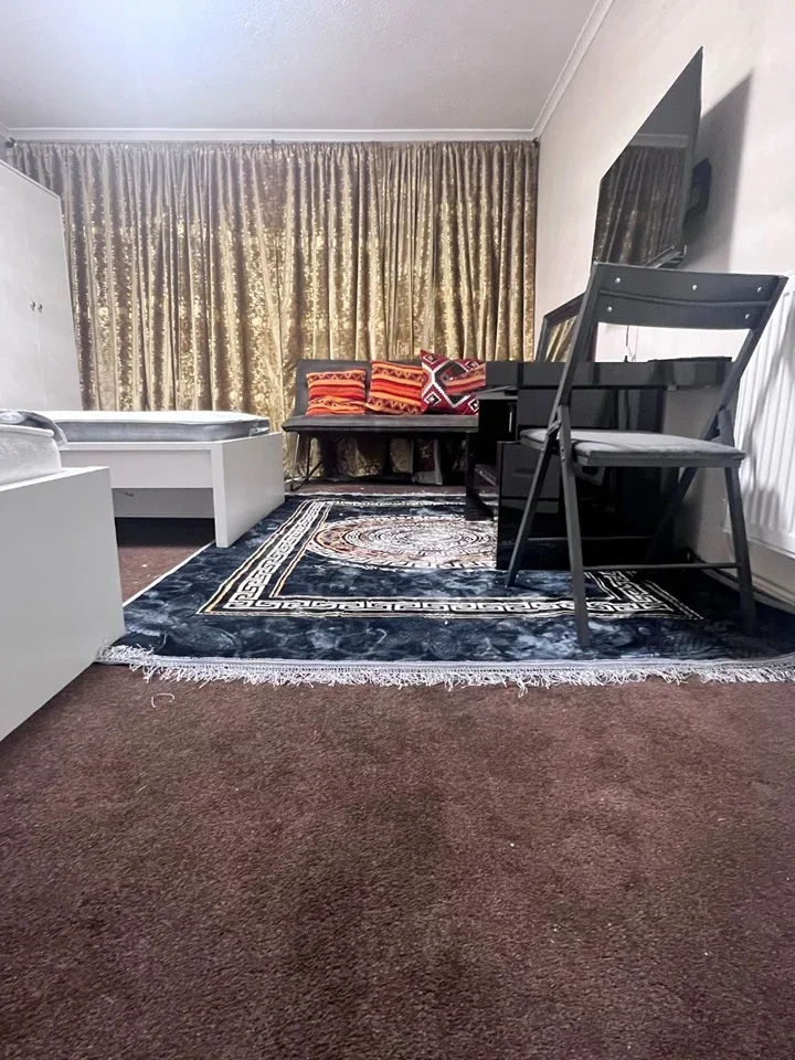 Room Berkshire Way in Greater London