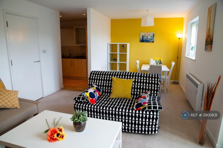 Flat Carlyle Road in Rushcliffe