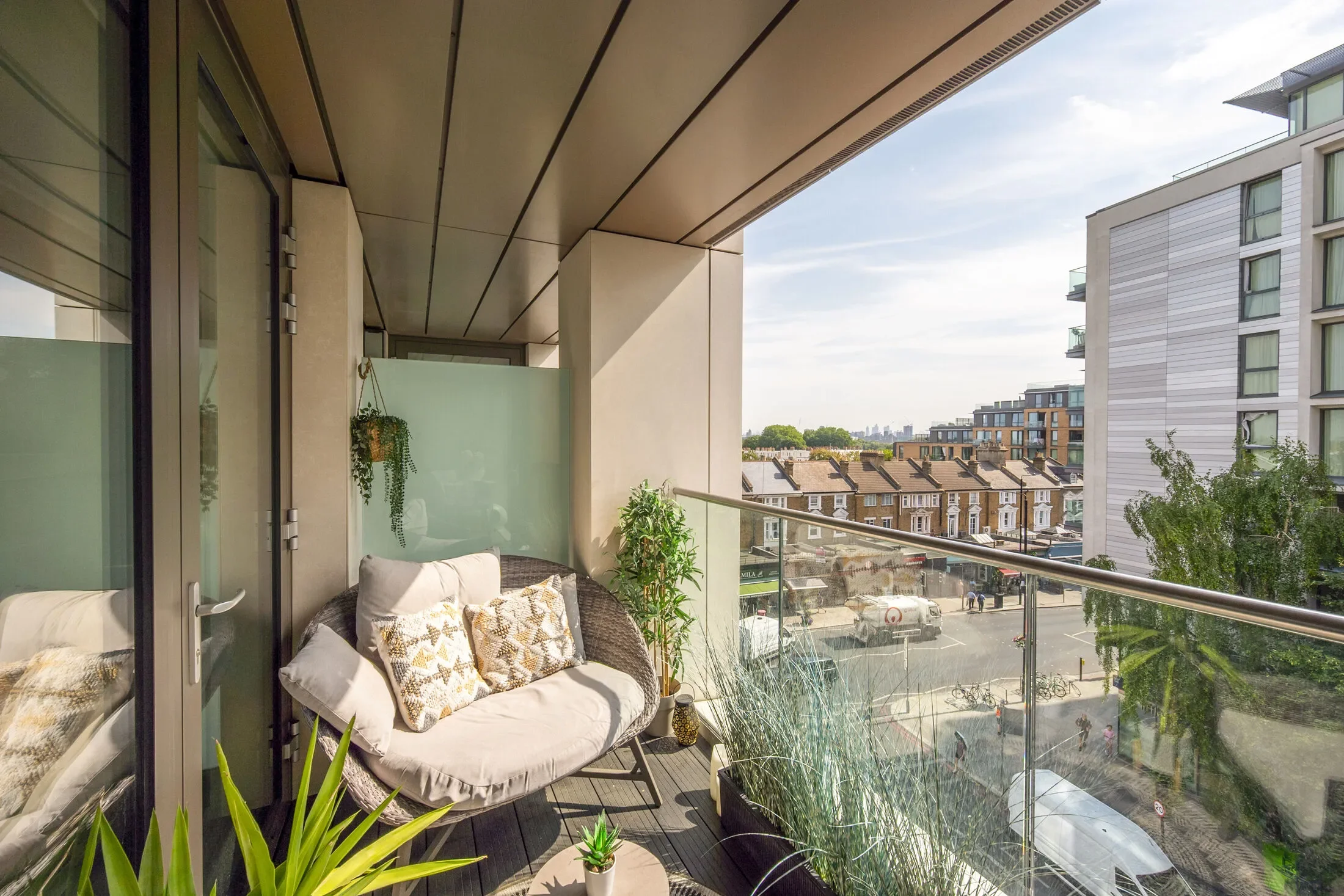 Flat Upper Richmond Road in Greater London