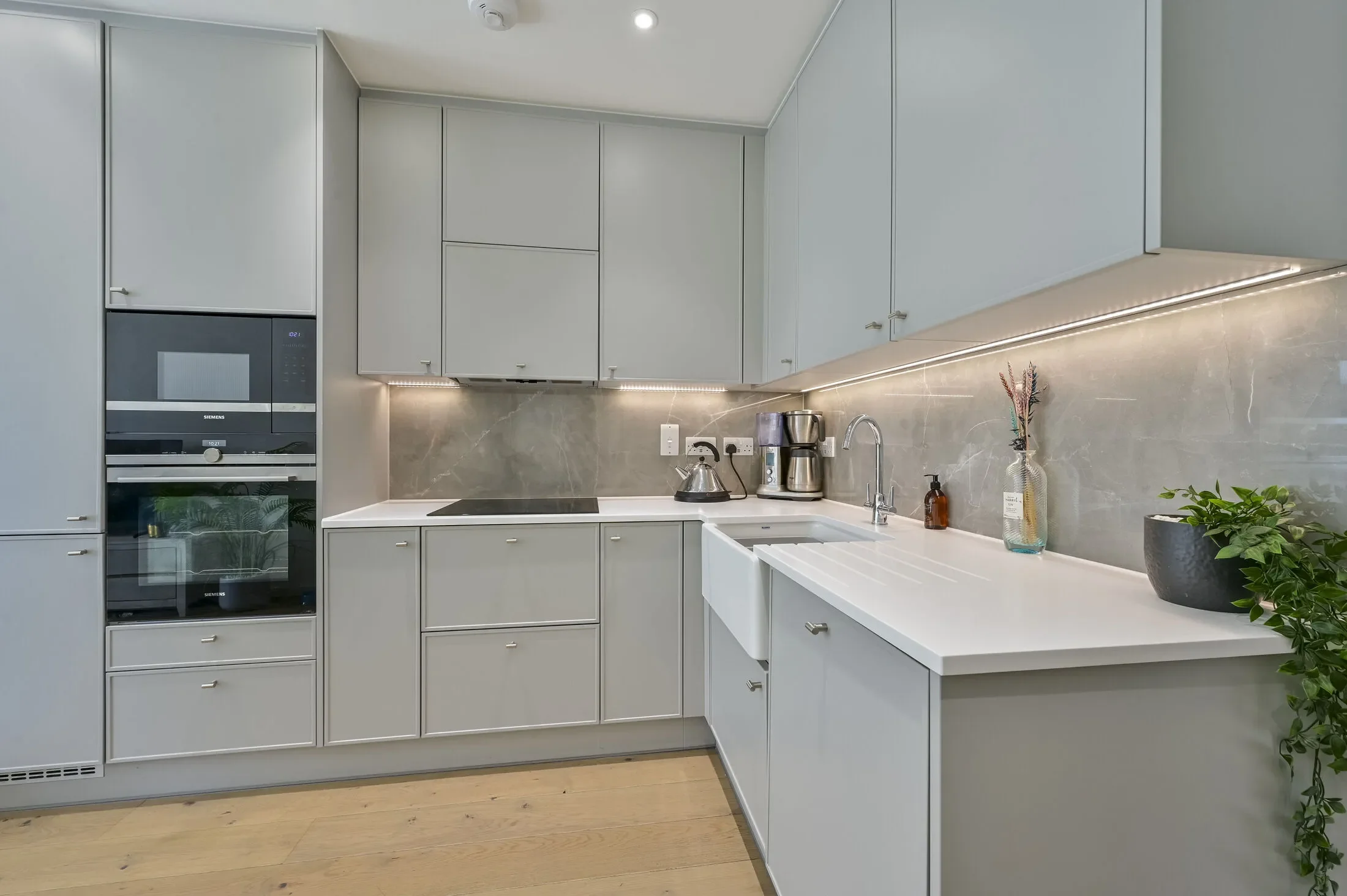 Flat Upper Richmond Road in Greater London