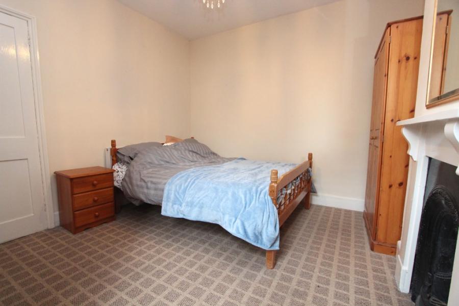 Room Donnington Road in Reading