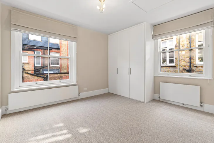 Flat De Vere Gardens in Greater London