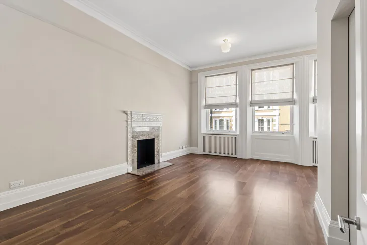 Flat De Vere Gardens in Greater London