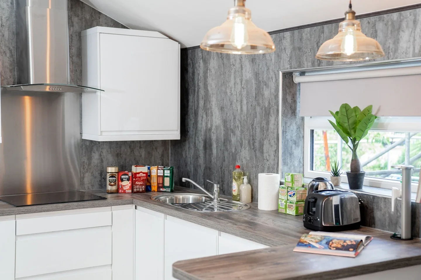 Flat Penrith Road in Greater London