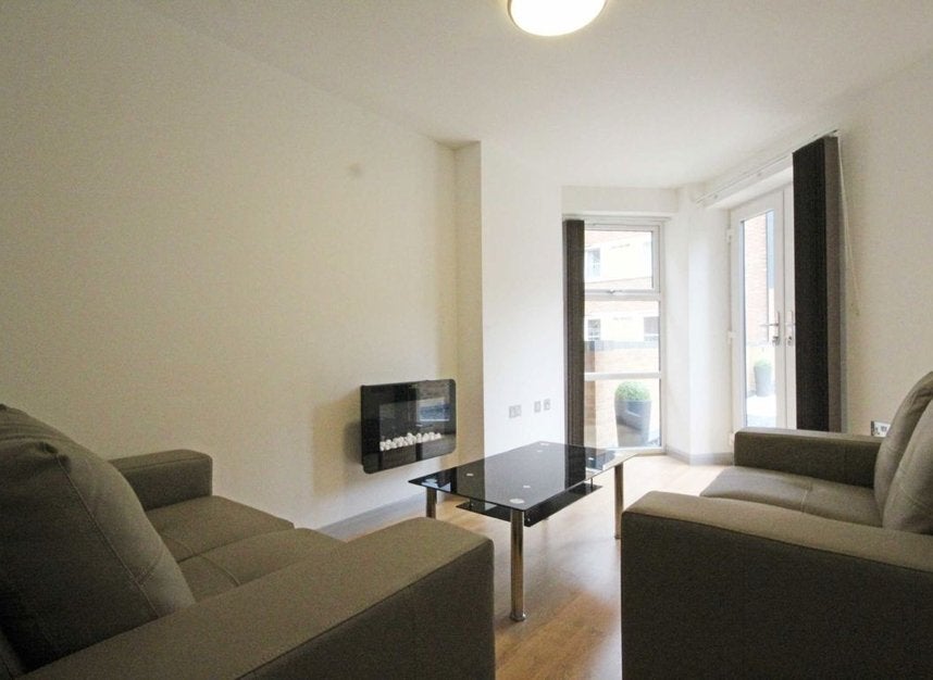 Flat Uxbridge Road in Greater London