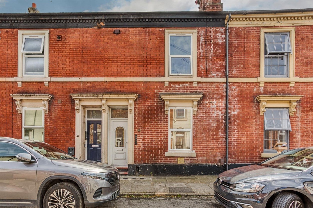 Flat Crompton Street in Derby