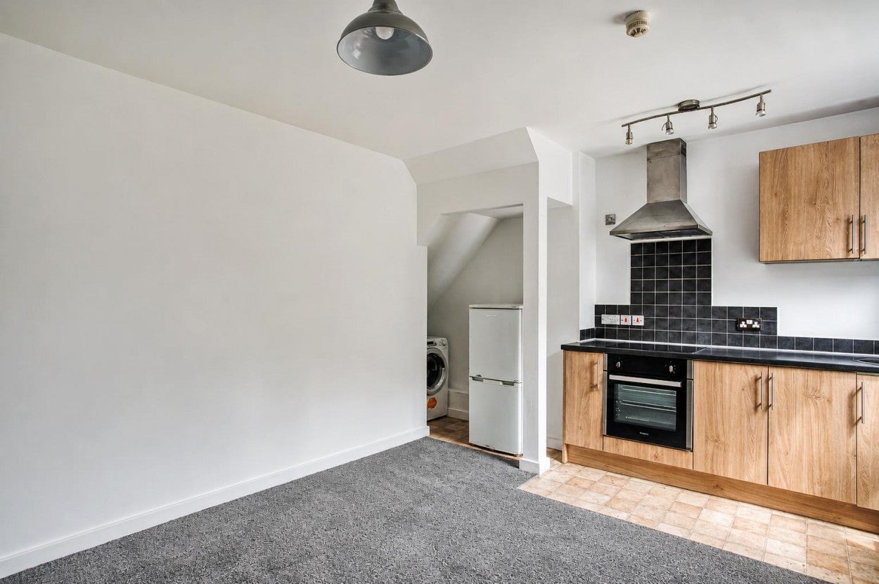 Flat Crompton Street in Derby