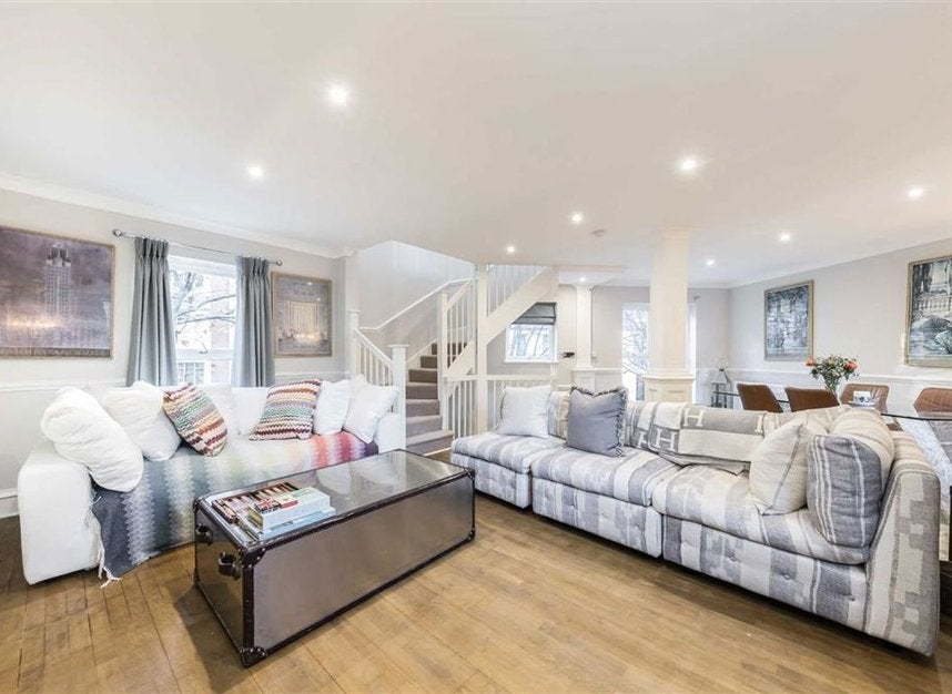 House Queen Elizabeth Street in Greater London