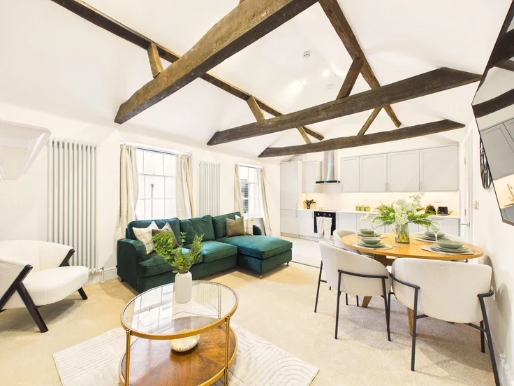 Flat Henrietta Street in Cheltenham