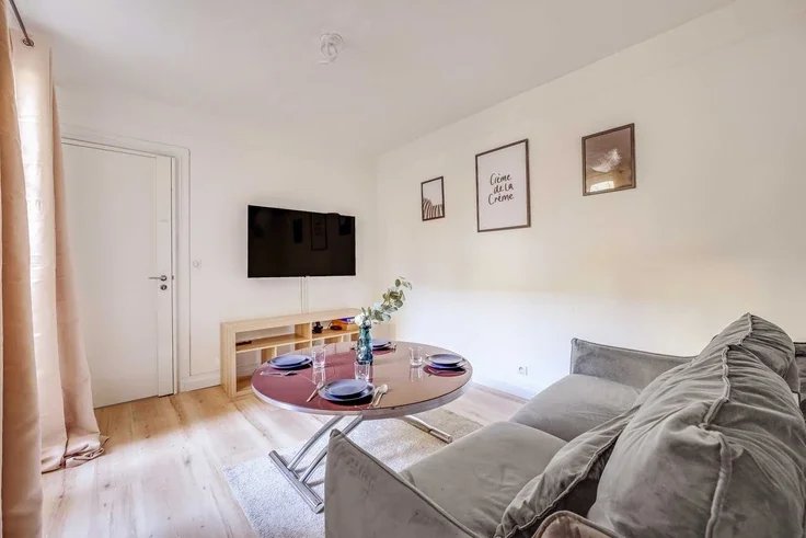 Appartement Cour de la Ferme Saint-Lazare à Paris