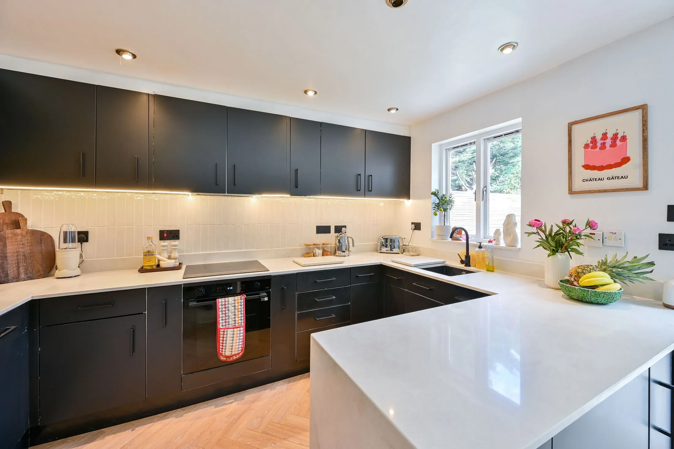 House Longfellow Way in Greater London