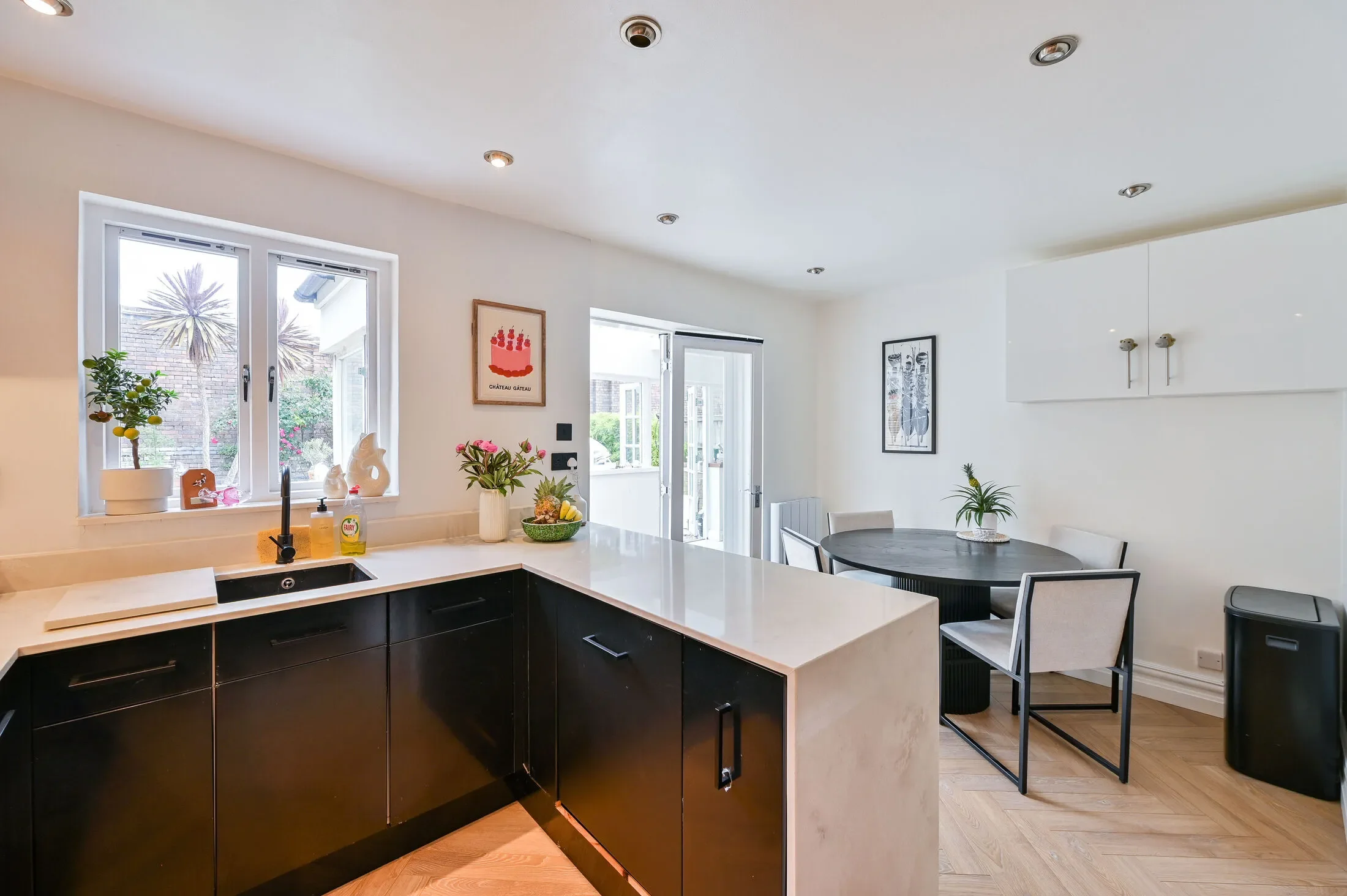 House Longfellow Way in Greater London
