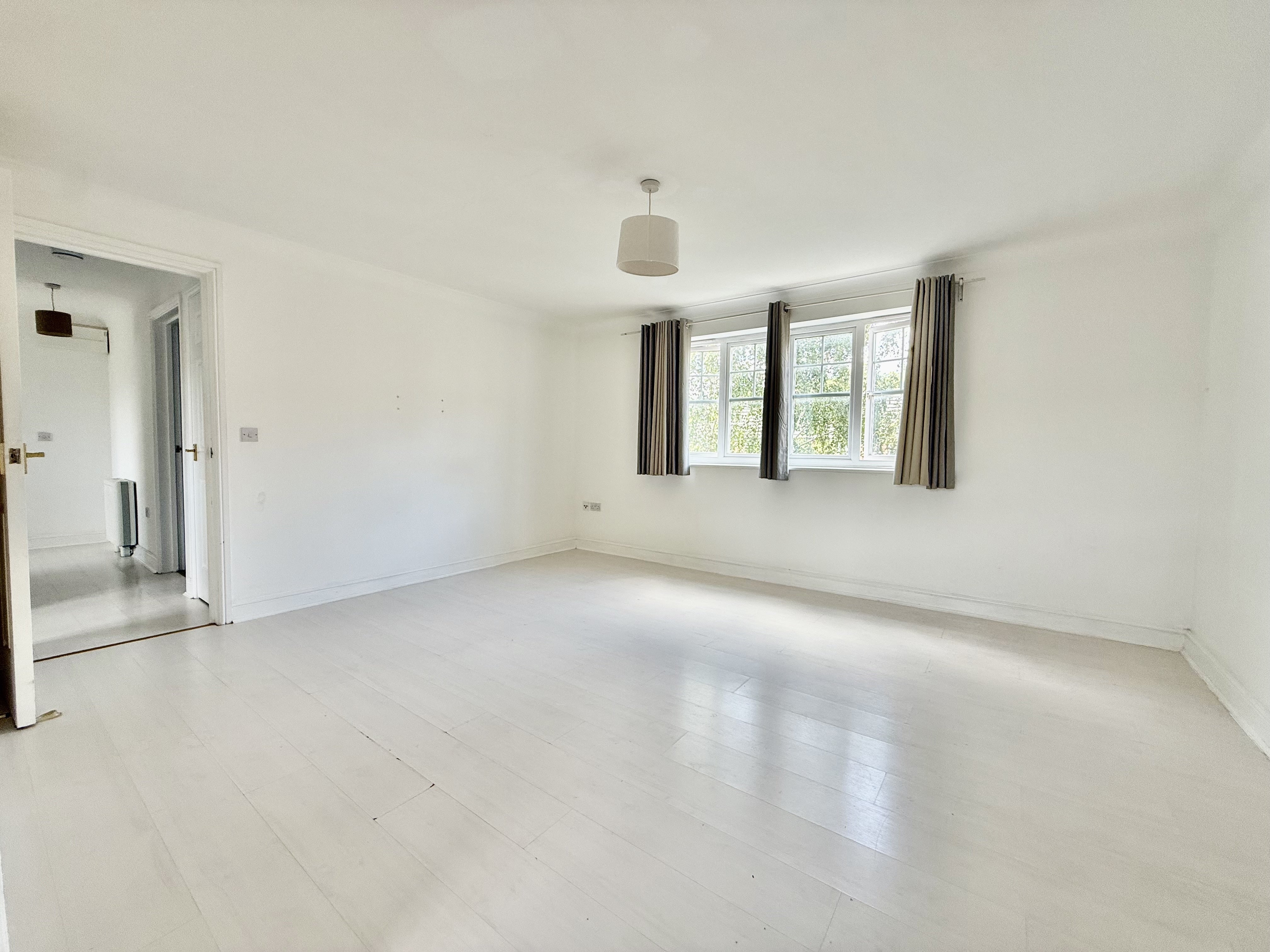 Flat Caspian Close in Purfleet-on-Thames