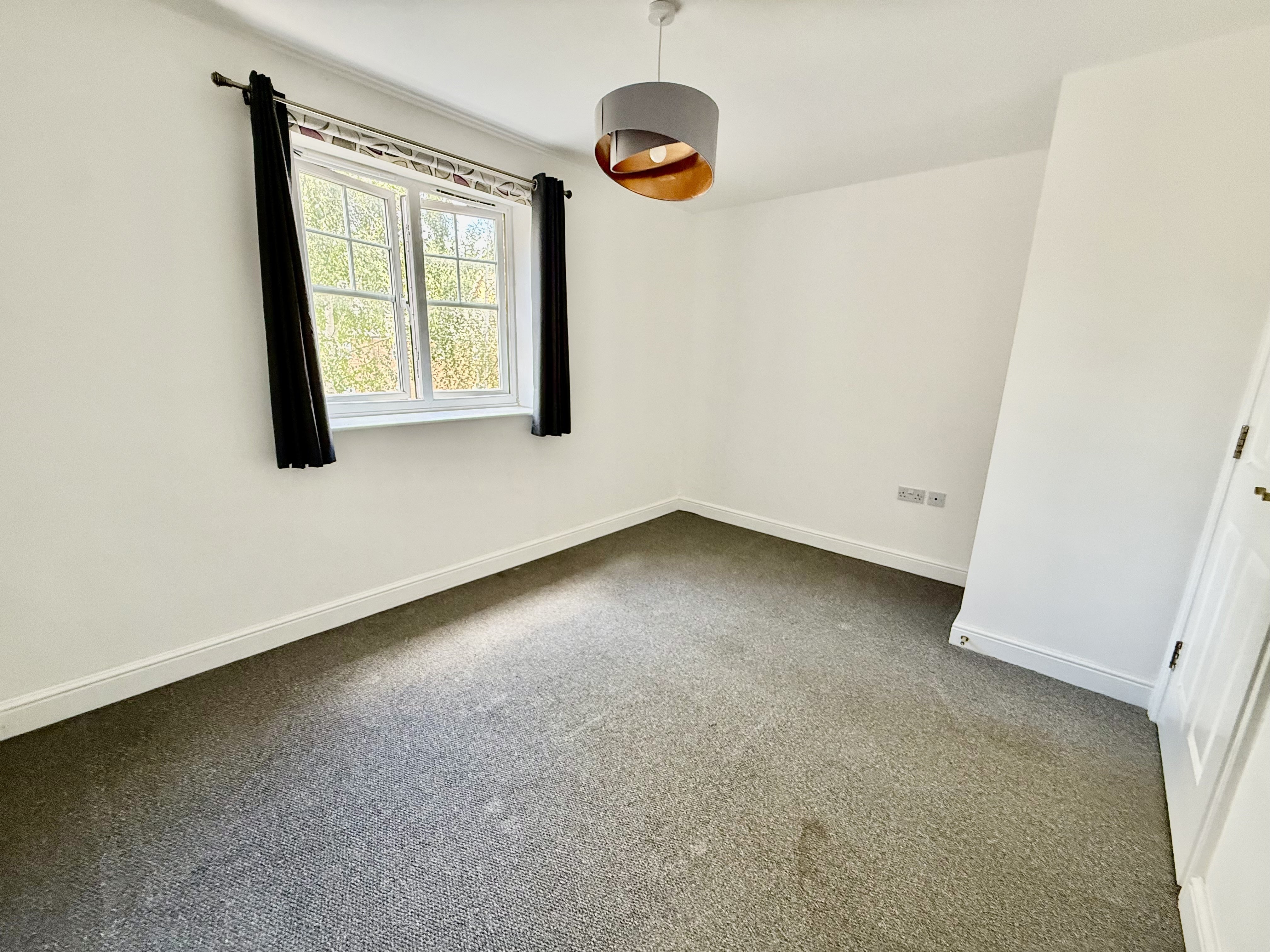 Flat Caspian Close in Purfleet-on-Thames