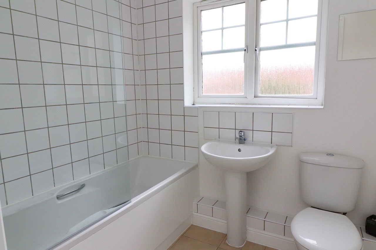 Flat Caspian Close in Purfleet-on-Thames